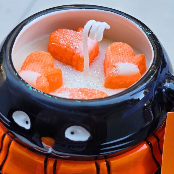 Holiday Candle ✦ Christmas Tree Scent ✦ Soy Wax in Black Cat Mug w/ Lid NWT - Picture 3 of 5